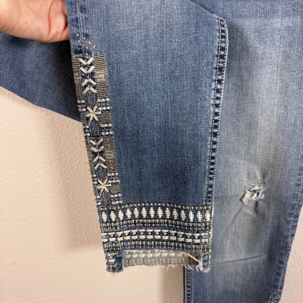 Miss Me Mid Rise Skinny Distressed Embroidered Jeans Boho Western Indie 27x27 - Picture 5 of 12